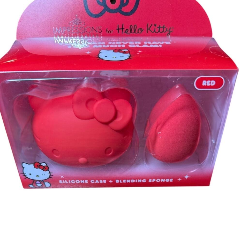 Hello Kitty Red Travel Case and Blending Sponge Set is brand new in the box